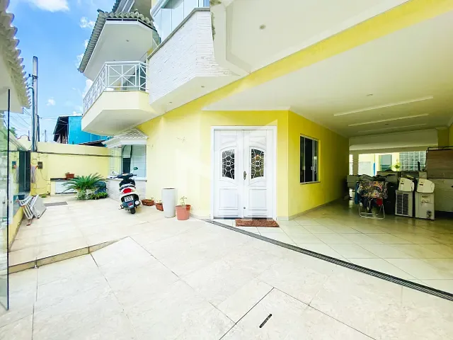 Casa com 180m² 4 quartos e 4 banheiros, à venda, no bairro Parque Horizonte em Nova Iguaçu