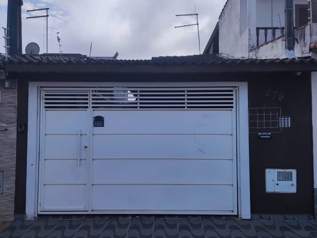 Casa 3 quartos e 1 banheiro, à venda, no bairro Jardim Santa Lúcia em Suzano