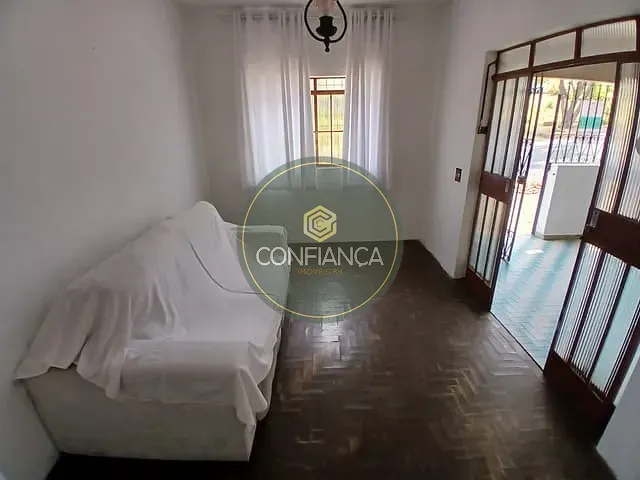 Casa 3 quartos e 1 banheiro, para alugar, no bairro Nova Vista em Belo Horizonte
