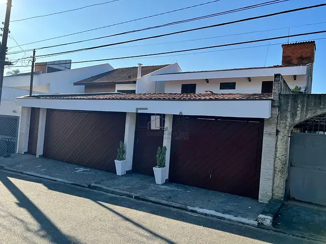Casa com 348m² 3 quartos e 4 banheiros, à venda, no bairro Chácara Monte Alegre em São Paulo
