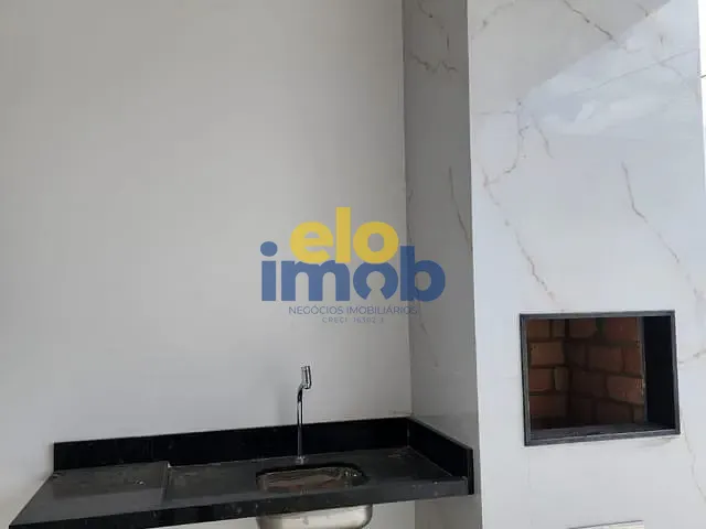 Casa com 128m², à venda, no bairro Luiz Gonzaga em Caruaru