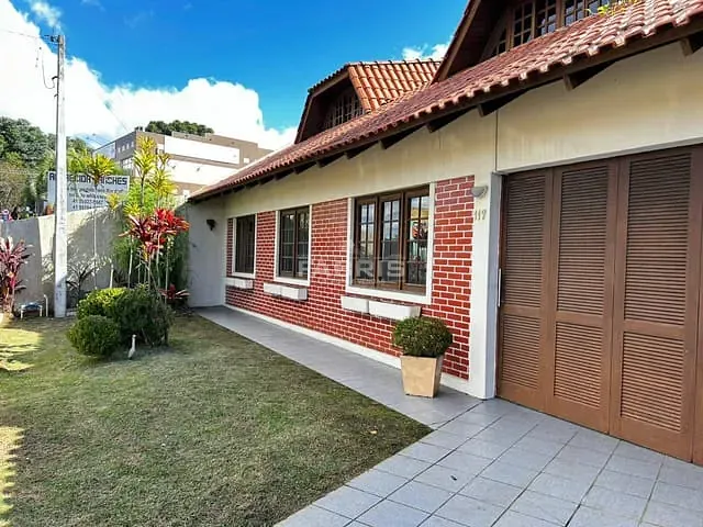 Casa 3 quartos e 3 banheiros, à venda, no bairro Vila Elizabeth em Campo Largo