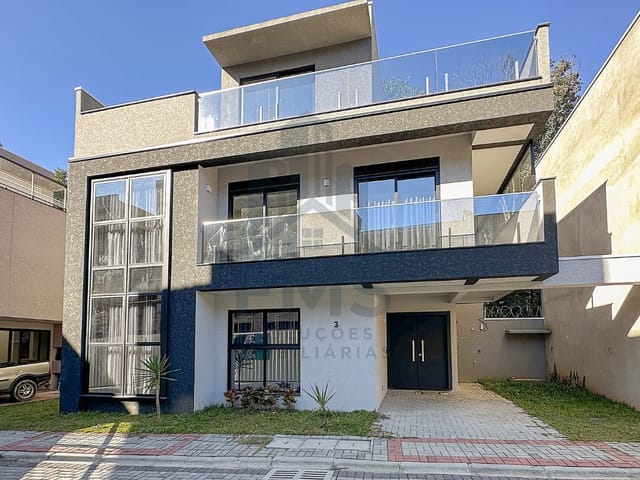 Casa com 242m² 3 quartos e 2 banheiros, à venda, no bairro Santa Felicidade em Curitiba