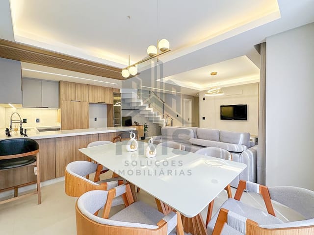 Casa com 242m² 3 quartos e 2 banheiros, à venda, no bairro Santa Felicidade em Curitiba