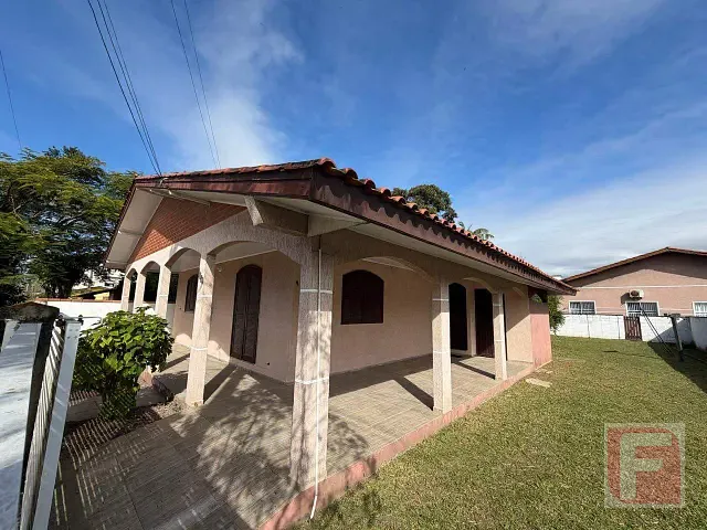 Casa 3 quartos e 1 banheiro, para alugar, no bairro Centro em Itapoá