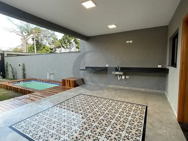 Casa com 300m² 3 quartos e 4 banheiros, à venda, no bairro Ressaca em Atibaia