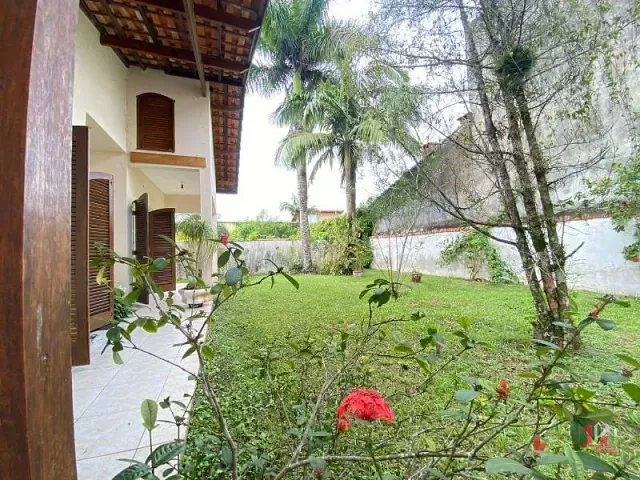 Casa 3 quartos e 4 banheiros, à venda, no bairro Cibratel II em Itanhaém