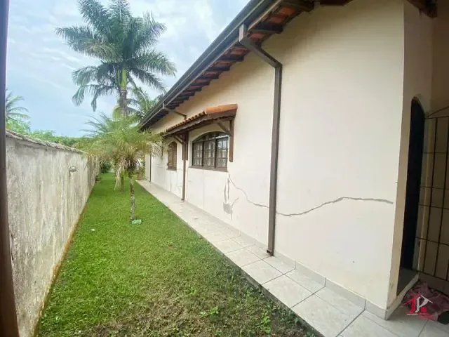 Casa 3 quartos e 4 banheiros, à venda, no bairro Cibratel II em Itanhaém