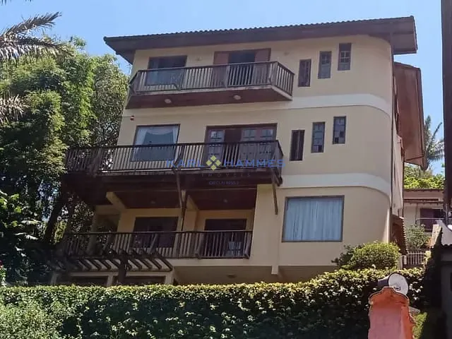 Casa 3 quartos e 4 banheiros, à venda, no bairro Mosela em Petrópolis
