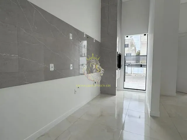 Casa 2 quartos e 3 banheiros, à venda, no bairro Rio Pequeno em Camboriú