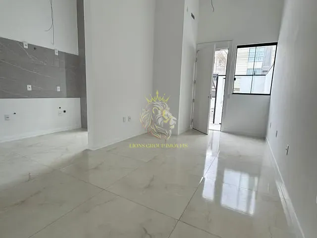 Casa 2 quartos e 3 banheiros, à venda, no bairro Rio Pequeno em Camboriú