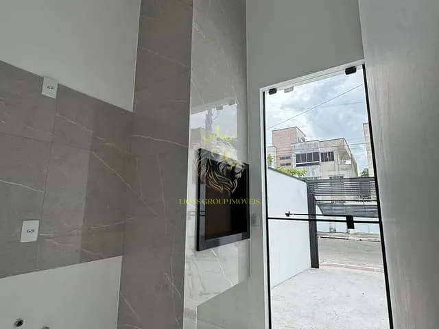 Casa 2 quartos e 3 banheiros, à venda, no bairro Rio Pequeno em Camboriú
