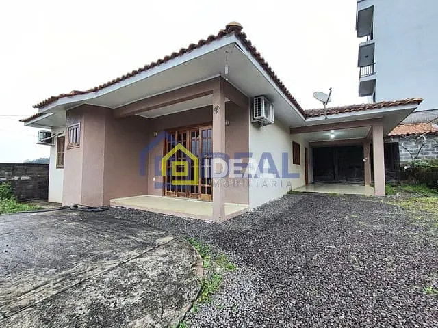 Casa 3 quartos e 3 banheiros, à venda, no bairro Guilherme Reich em Concórdia