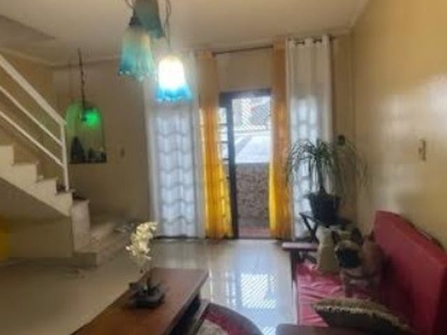 Casa 2 quartos e 3 banheiros, à venda, no bairro Jardim das Flores em Osasco