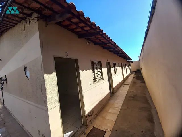 Casa com 228m² 10 quartos e 10 banheiros, à venda, no bairro Vila Americano do Brasil em Goiânia