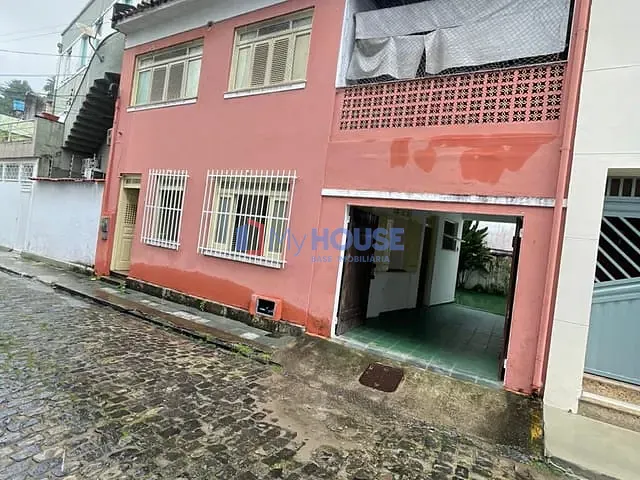 Casa 4 quartos e 2 banheiros, para alugar, no bairro Cidade Nova em Ilhéus