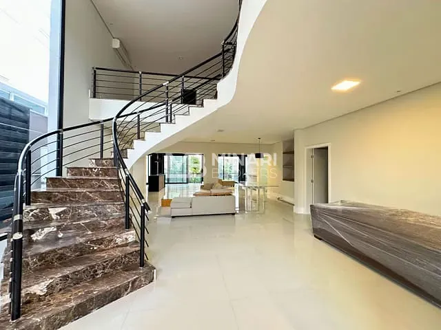 Casa com 500m² 4 quartos e 6 banheiros, à venda, no bairro Alphaville Residencial Plus em Barueri