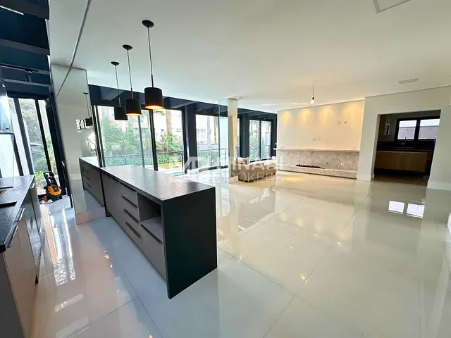 Casa com 500m² 4 quartos e 6 banheiros, à venda, no bairro Alphaville Residencial Plus em Barueri