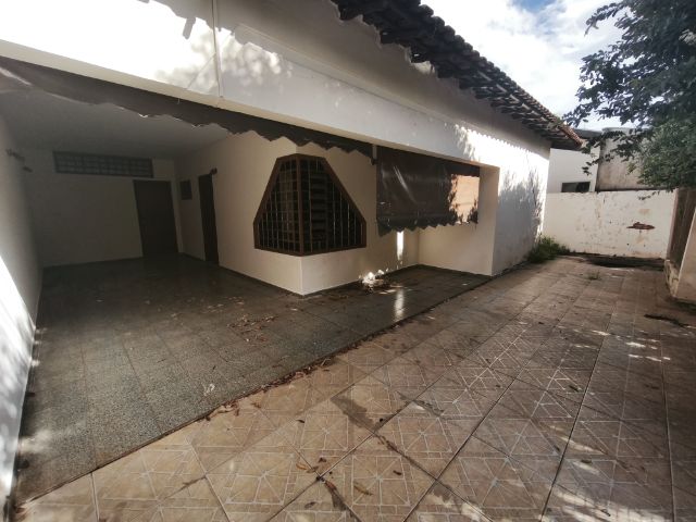 Casa 3 quartos e 3 banheiros, à venda, no bairro Parque Estoril em Fernandópolis