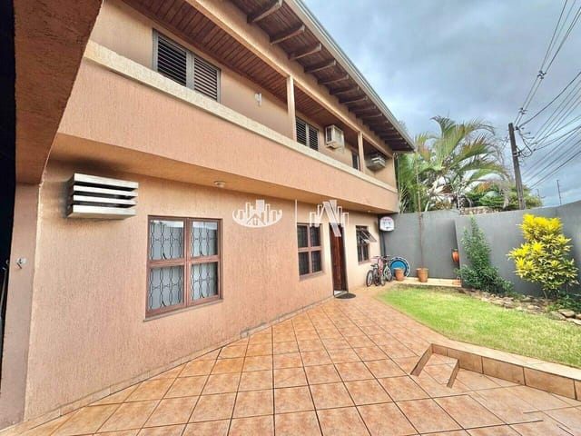 Casa com 215m² 3 quartos e 3 banheiros, à venda, no bairro Igapó em Londrina