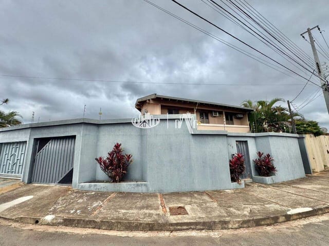 Casa com 215m² 3 quartos e 3 banheiros, à venda, no bairro Igapó em Londrina
