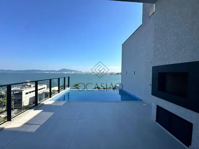 Casa 3 quartos e 3 banheiros, à venda, no bairro ITAPEMA em Itapema