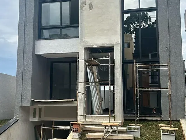 Casa 3 quartos e 3 banheiros, à venda, no bairro Santa Cândida em Curitiba