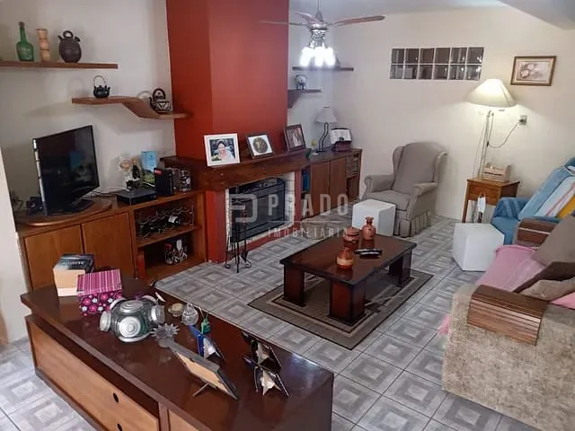 Casa com 430m² 3 quartos e 1 banheiro, à venda, no bairro Laranjal em Pelotas