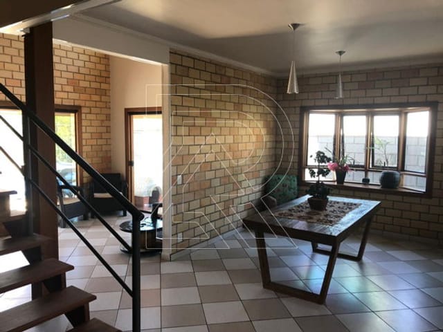 Casa com 360m² 3 quartos e 3 banheiros, à venda, no bairro Vila Omízollo em Louveira