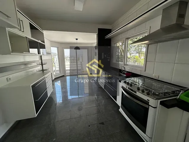 Casa com 800m² 4 quartos e 7 banheiros, à venda ou para alugar, no bairro Marambaia em Vinhedo