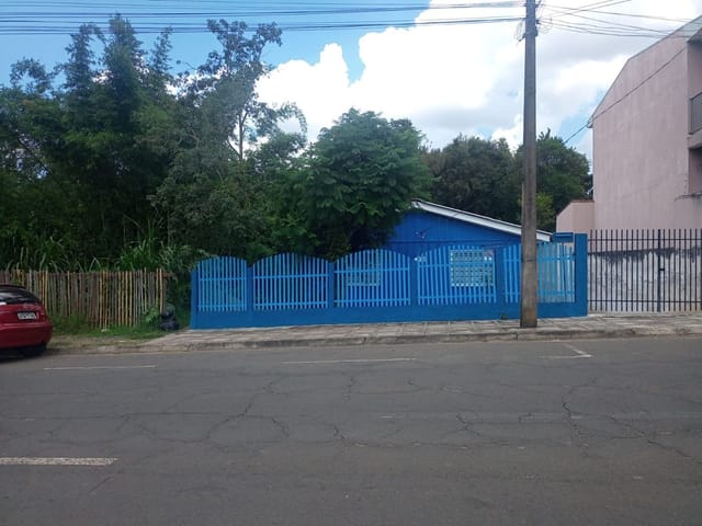 Casa nova de Madeira em Uvaranas: Conforto e Paz em Cada Detalhe