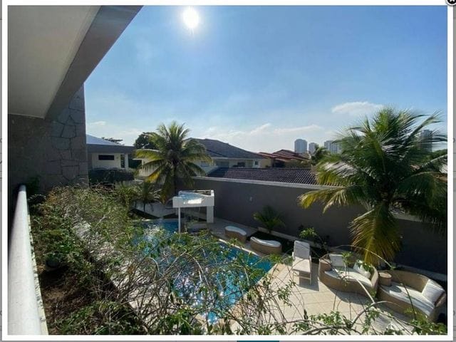 Casa com 1000m² 4 quartos e 5 banheiros, à venda, no bairro Barra da Tijuca em Rio de Janeiro