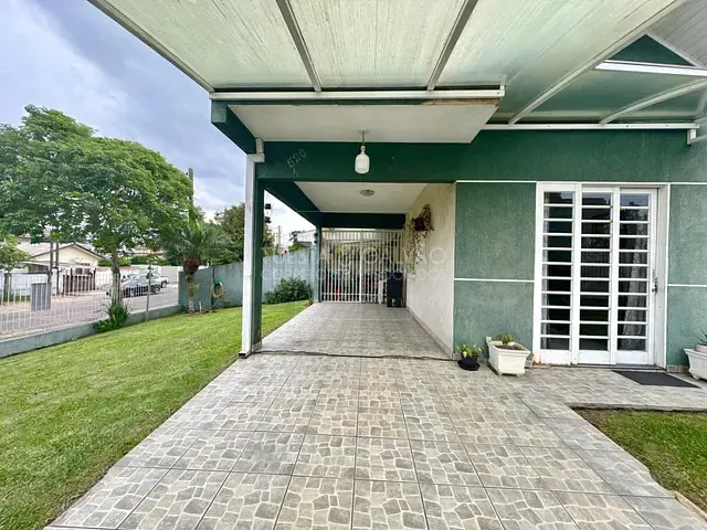 Casa com 73m² 3 quartos e 1 banheiro, à venda, no bairro Pinheirinho em Curitiba