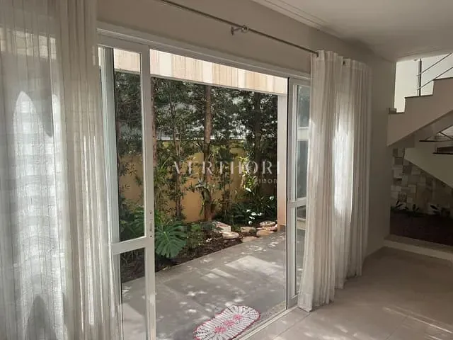 Casa 4 quartos e 6 banheiros, à venda, no bairro Esperança em Londrina