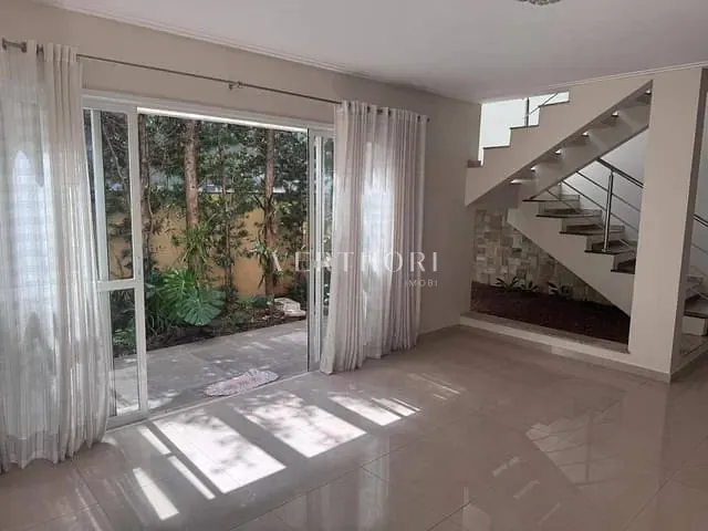 Casa 4 quartos e 6 banheiros, à venda, no bairro Esperança em Londrina