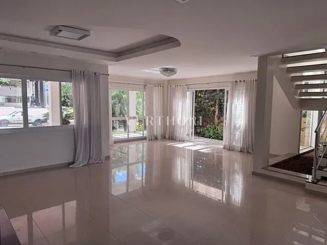 Casa 4 quartos e 6 banheiros, à venda, no bairro Esperança em Londrina