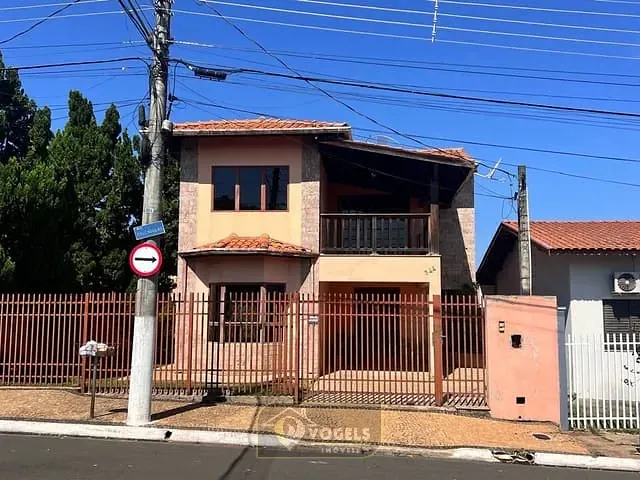 Casa 3 quartos e 3 banheiros, à venda, no bairro Morada das Flores em Holambra