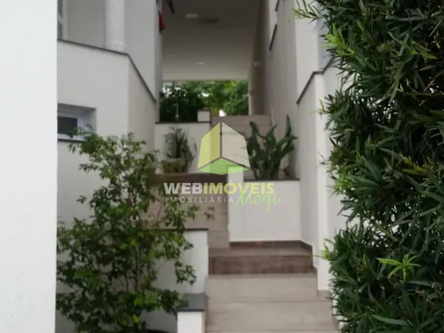 Casa com 350m² 3 quartos e 4 banheiros, à venda ou para alugar, no bairro Parque Residencial Itapeti em Mogi das Cruzes