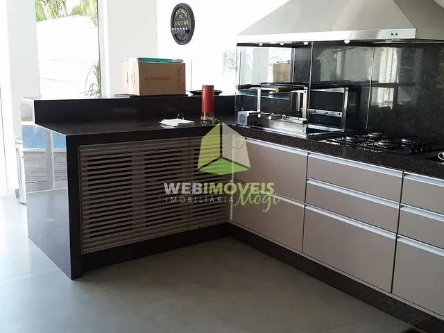 Casa com 350m² 3 quartos e 4 banheiros, à venda ou para alugar, no bairro Parque Residencial Itapeti em Mogi das Cruzes