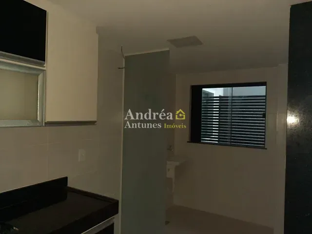 Casa 2 quartos e 1 banheiro, à venda, no bairro Palmeiras em Cabo Frio