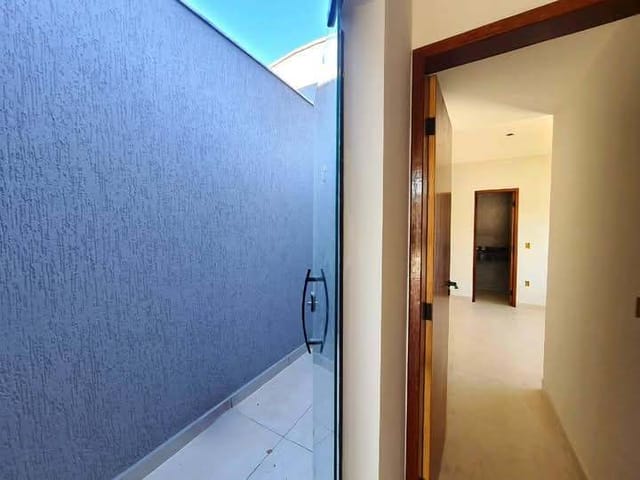 Casa 3 quartos e 2 banheiros, à venda, no bairro Loteamento Extensão do Serramar em Rio das Ostras