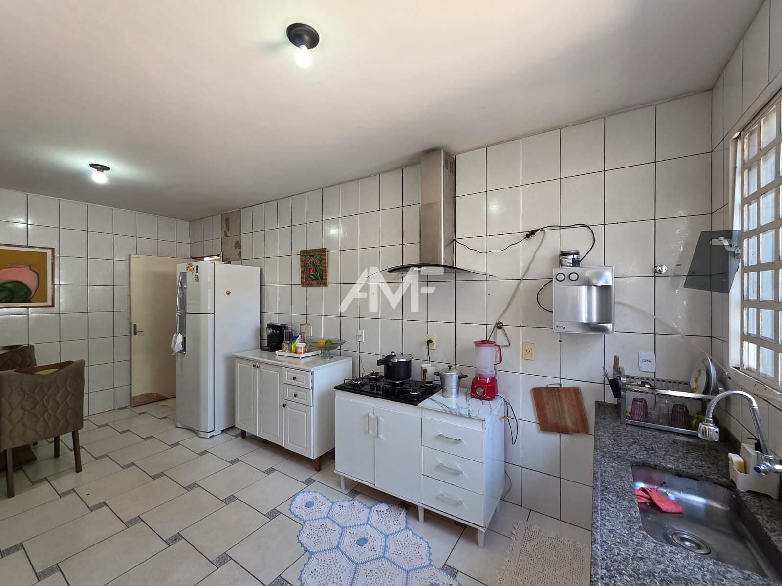 Casa à venda com 3 quartos, 250m² - Foto 14