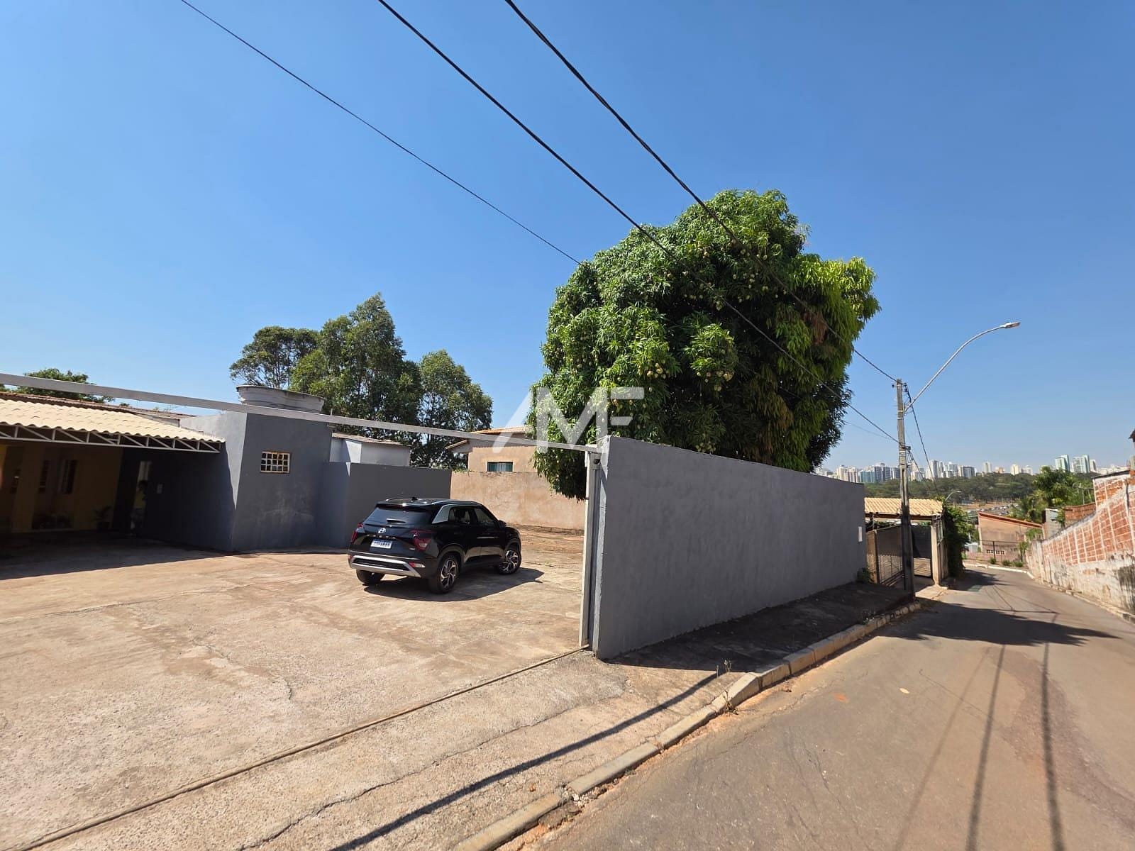 Casa à venda com 3 quartos, 250m² - Foto 2