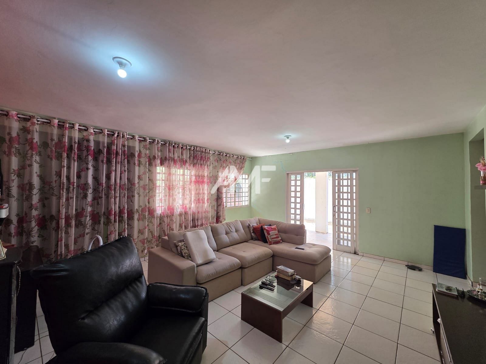 Casa à venda com 3 quartos, 250m² - Foto 6