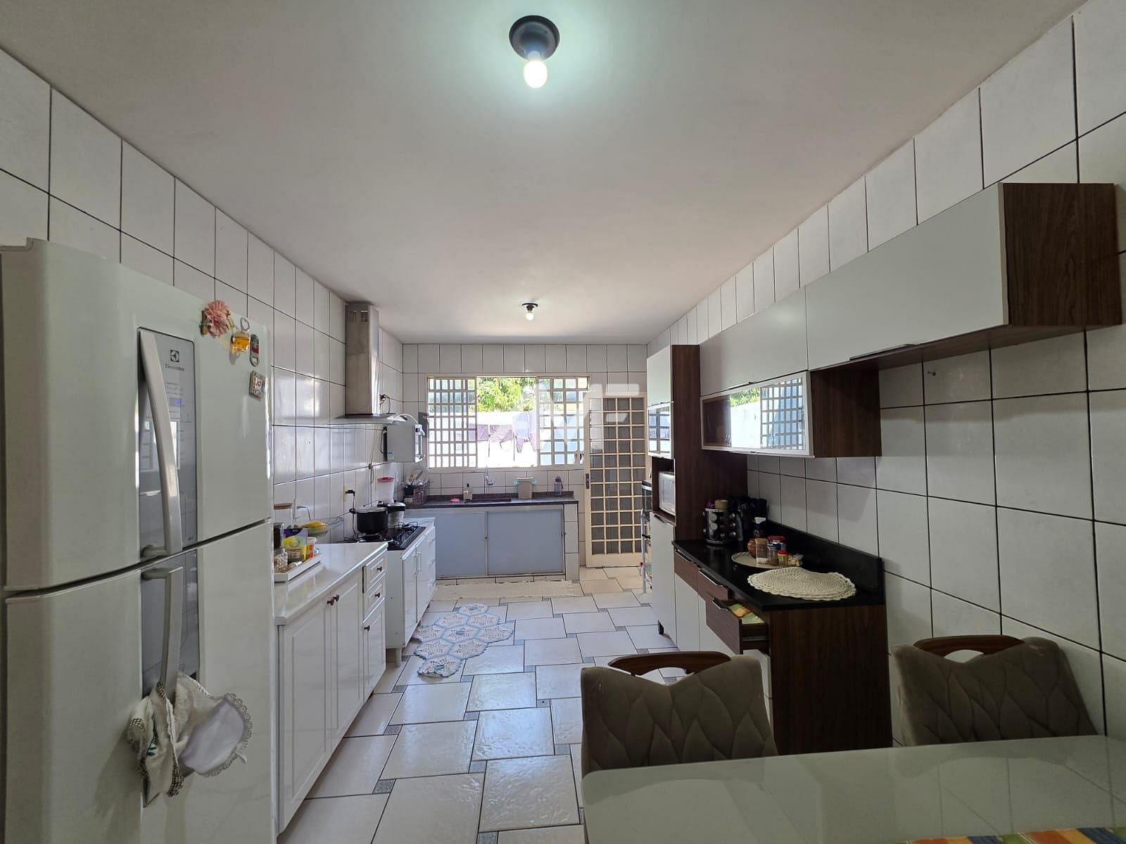 Casa à venda com 3 quartos, 250m² - Foto 11
