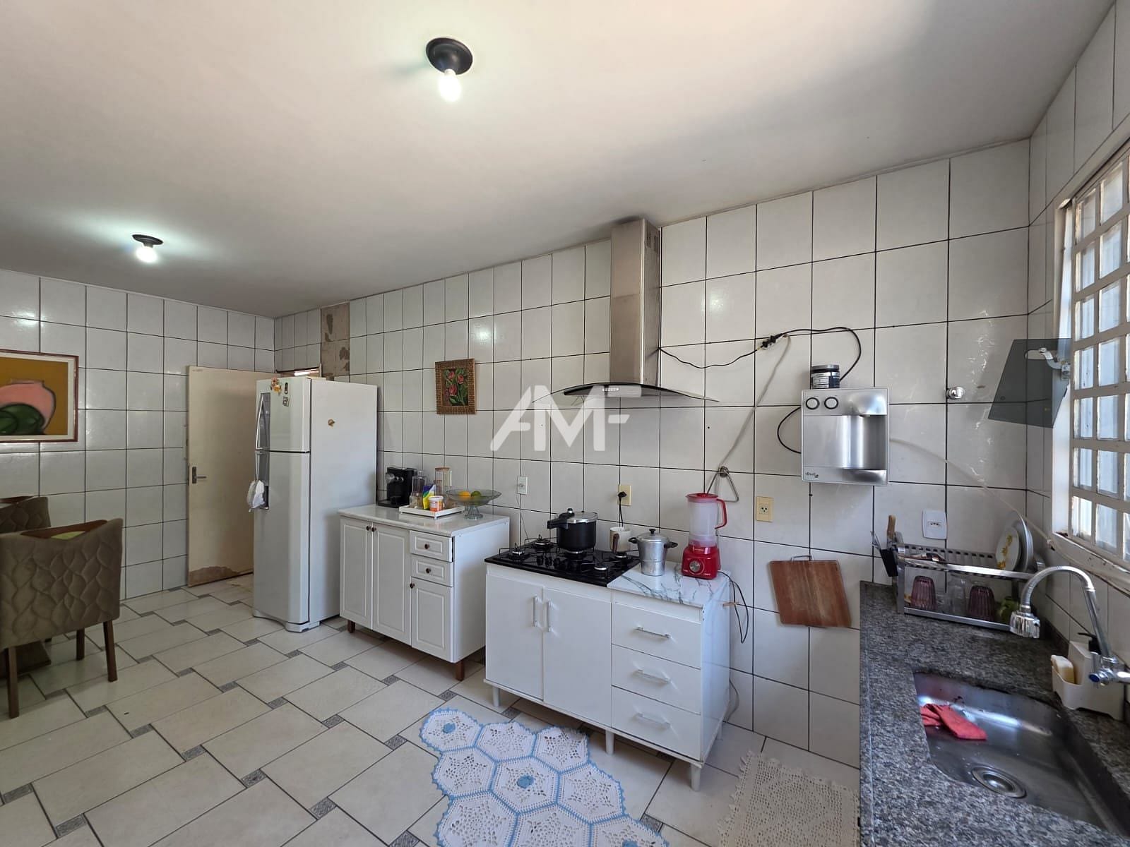 Casa à venda com 3 quartos, 250m² - Foto 13