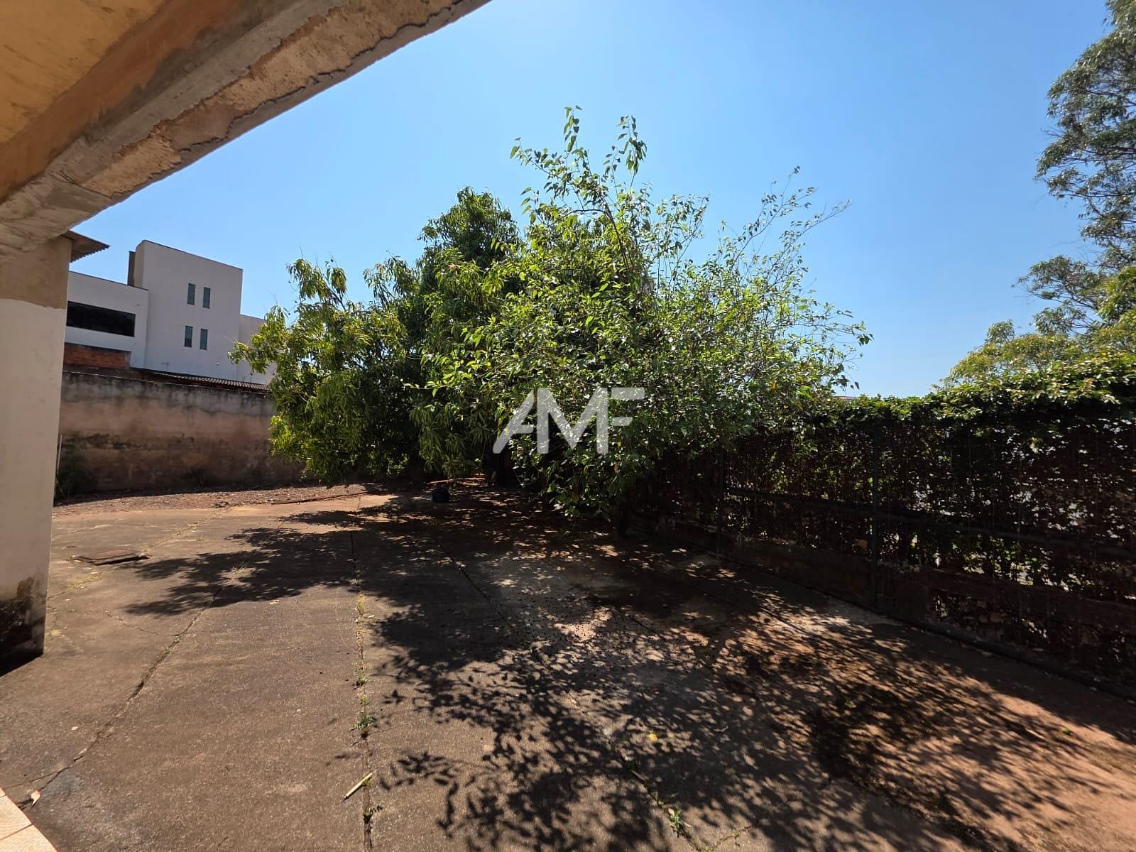 Casa à venda com 3 quartos, 250m² - Foto 24