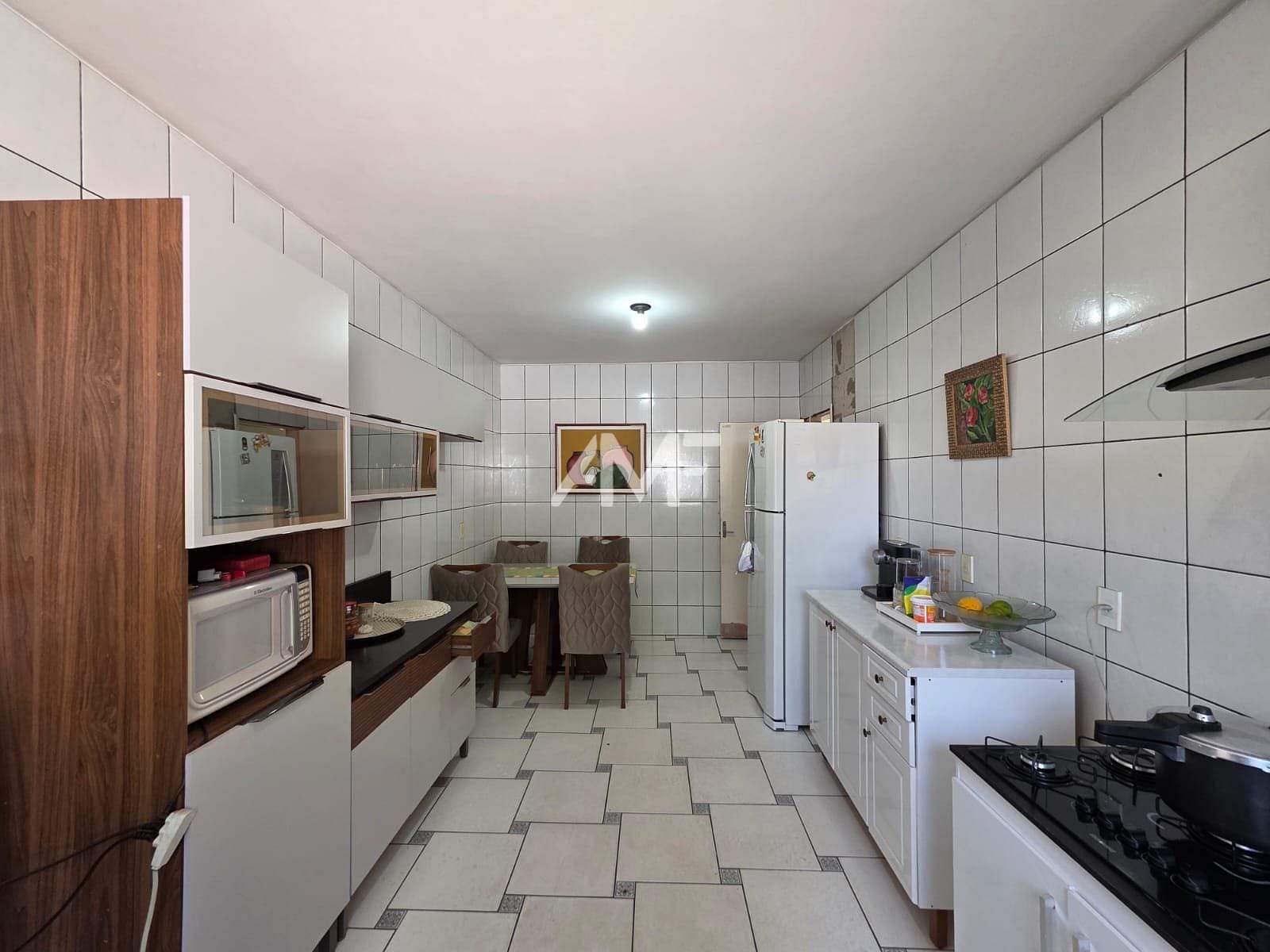 Casa à venda com 3 quartos, 250m² - Foto 4