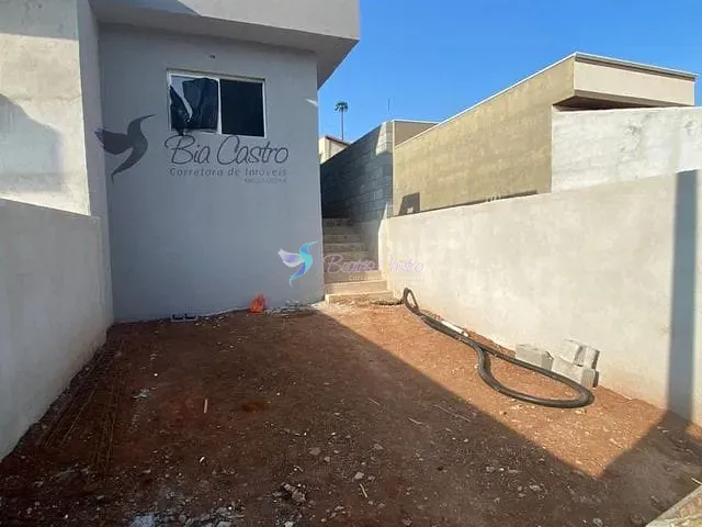 Casa com 201m² 2 quartos e 2 banheiros, à venda, no bairro Jardim Santo Antônio em Atibaia