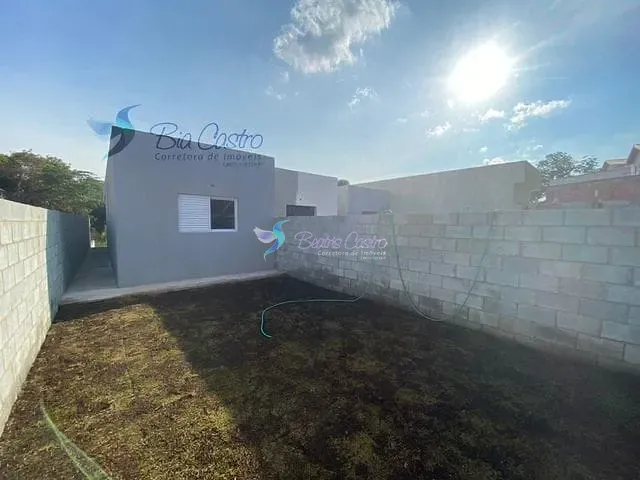 Casa com 201m² 2 quartos e 2 banheiros, à venda, no bairro Jardim Santo Antônio em Atibaia